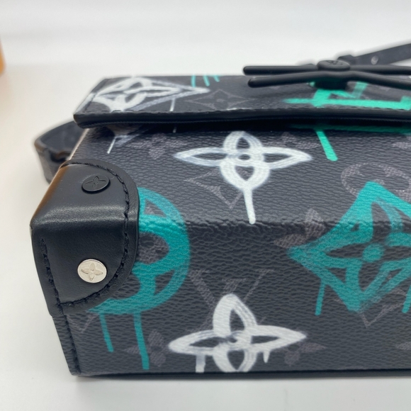 SOLD!!Louis Vuitton Monogram Eclipse Steamer Wearable Wallet Graffiti Multicolor - Picture 8 of 15